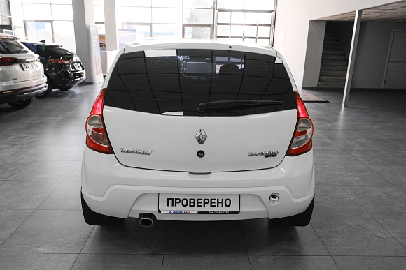 Renault Sandero Expression, 2010 года, пробег 170000 км