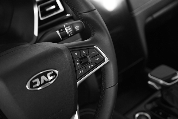 JAC J7 Tech, белый
