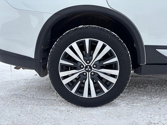 Mitsubishi Outlander Instyle, 2021 года, пробег 83293 км