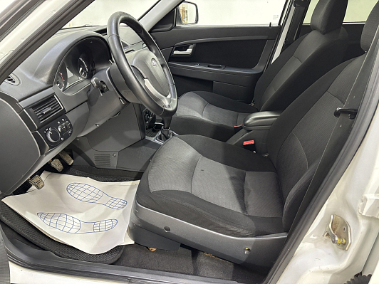 Lada (ВАЗ) Priora, 2014 года, пробег 198037 км
