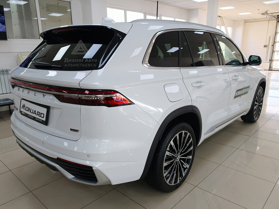 Geely Monjaro Flagship SE, белый