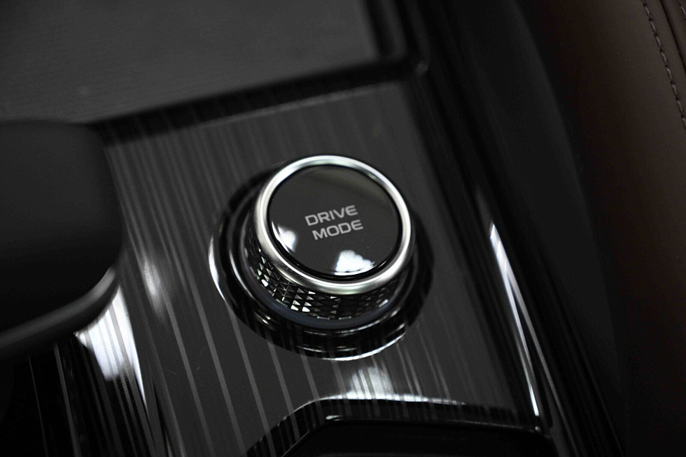 Geely Monjaro Flagship (2023-2025), черный