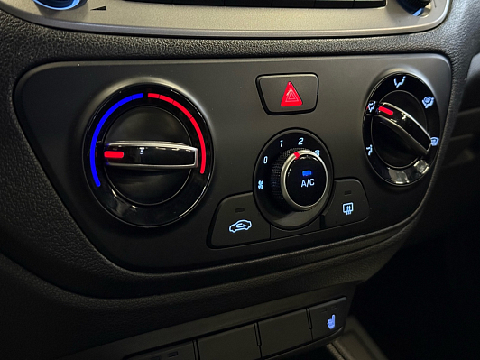 Hyundai Solaris Comfort, 2019 года, пробег 108000 км