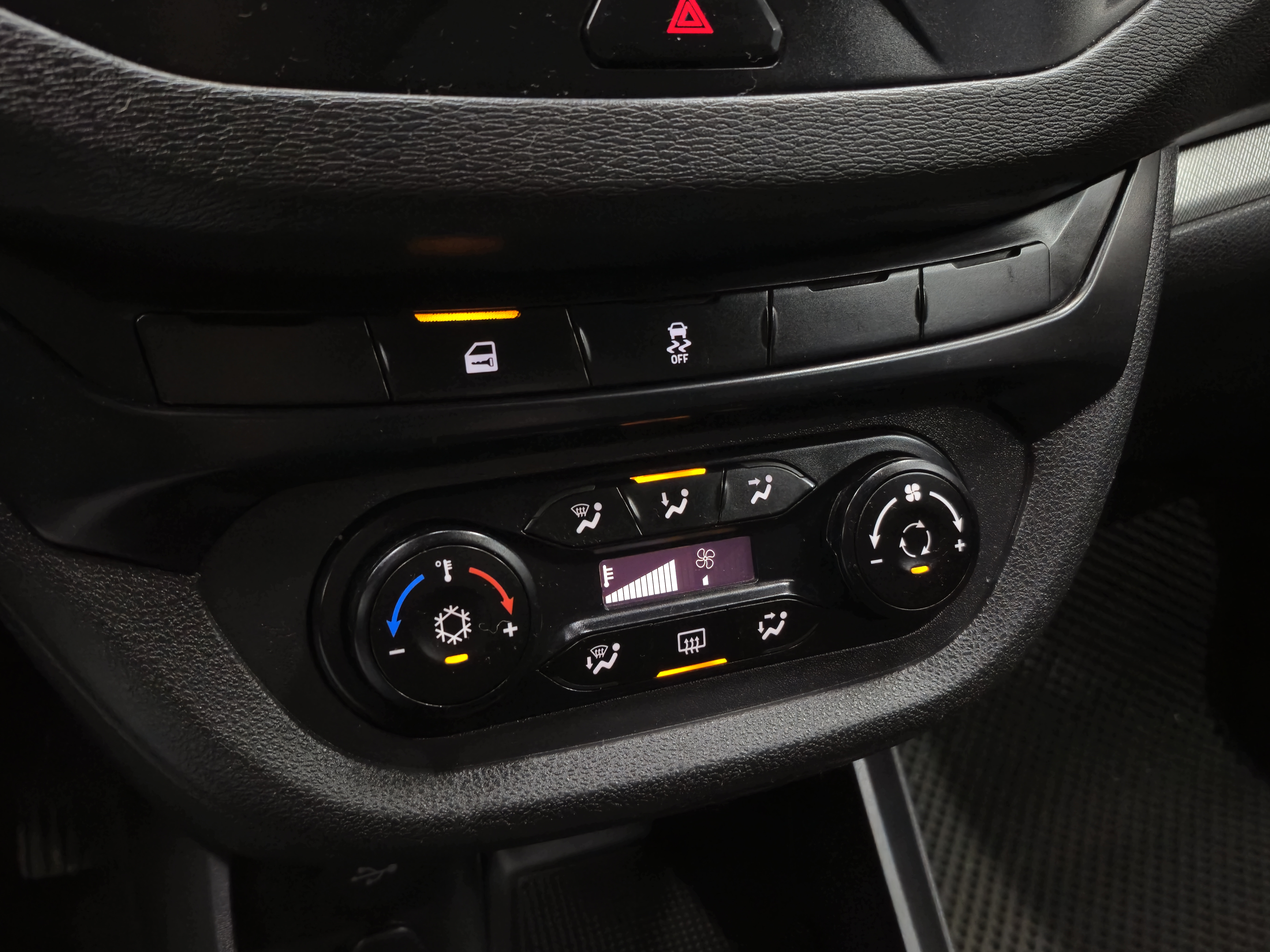 Lada (ВАЗ) Vesta Comfort Image (2018-2019), 2017 года, пробег 189610 км