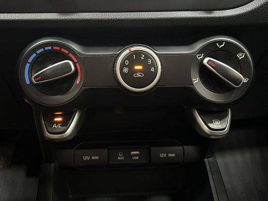 Kia Rio Comfort, 2018 года, пробег 102000 км