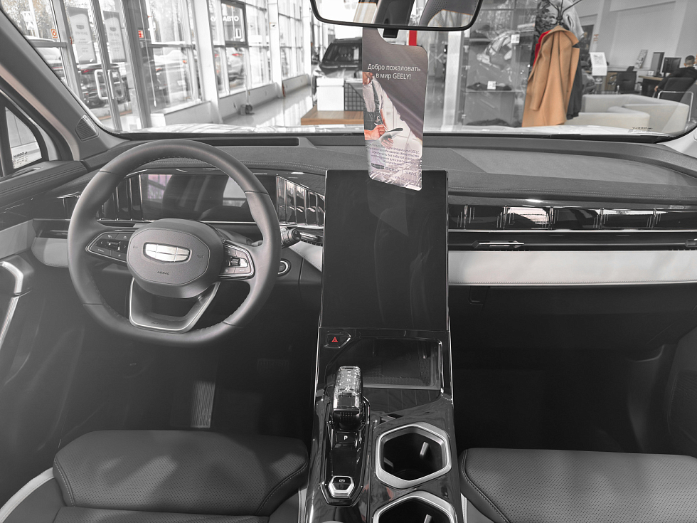 Geely Atlas , белый