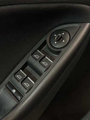 Ford Focus SYNC Edition, 2015 года, пробег 101000 км
