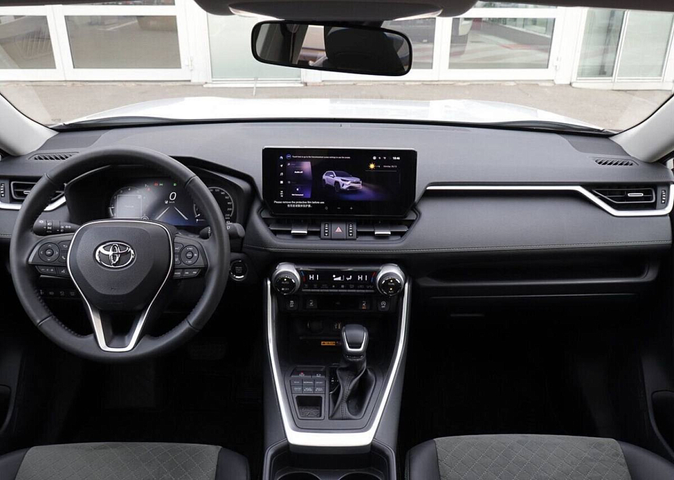 Toyota RAV4 Adventure, белый