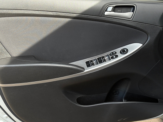 Hyundai Solaris, 2015 года, пробег 249751 км