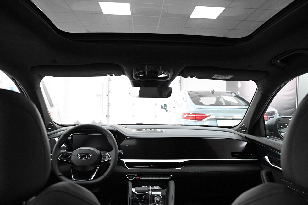 Geely Monjaro Люкс, серый