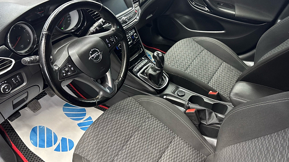 Opel Astra, 2017 года, пробег 158781 км