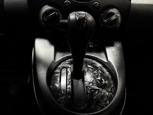 Mazda 2 Energy, 2011 года, пробег 180000 км