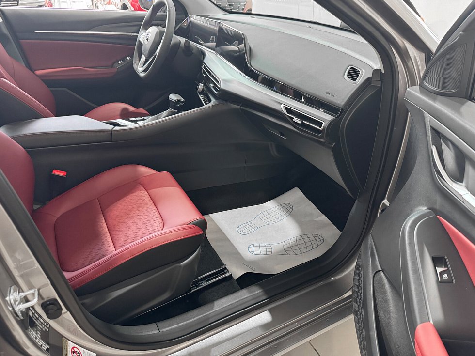 Changan Eado Plus Техно, серебряный
