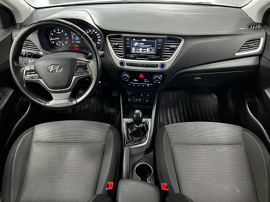 Hyundai Solaris Elegance, 2017 года, пробег 130000 км