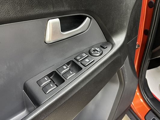 Kia Sportage Luxe, 2011 года, пробег 168576 км