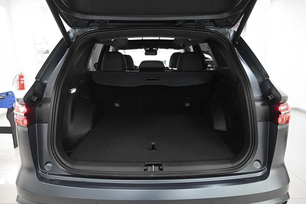 Geely Monjaro Люкс (2023-2025), серый