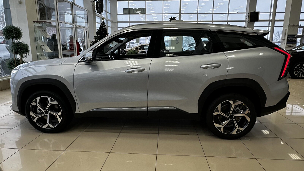 Geely Atlas Флагман, серебряный