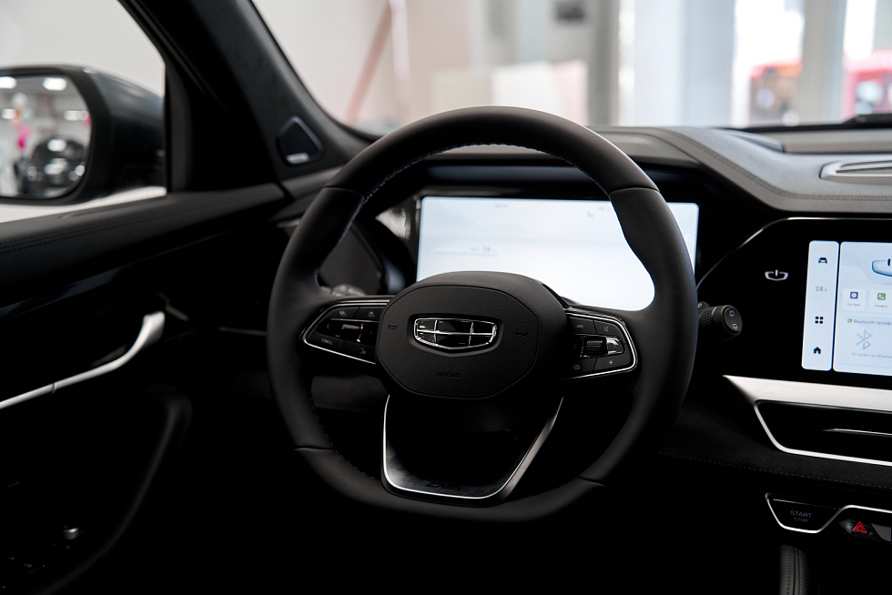 Geely Monjaro Exclusive, серый