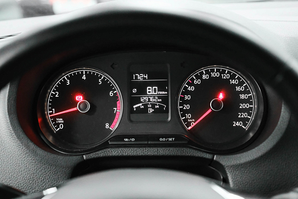 Volkswagen Polo Life, 2017 года, пробег 129000 км