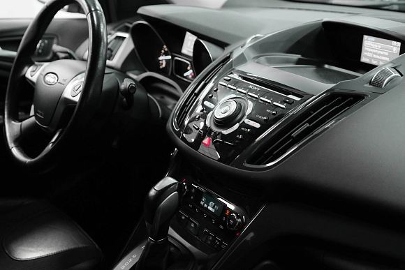 Ford Kuga Titanium, 2016 года, пробег 140792 км