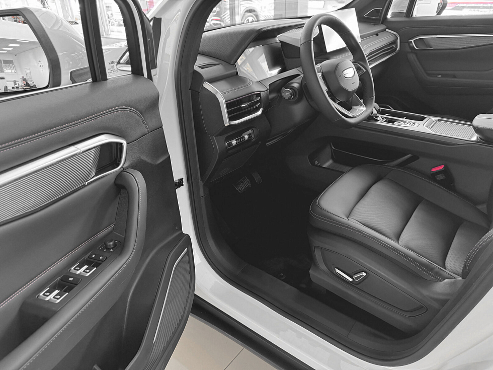 Geely Okavango Flagship, белый