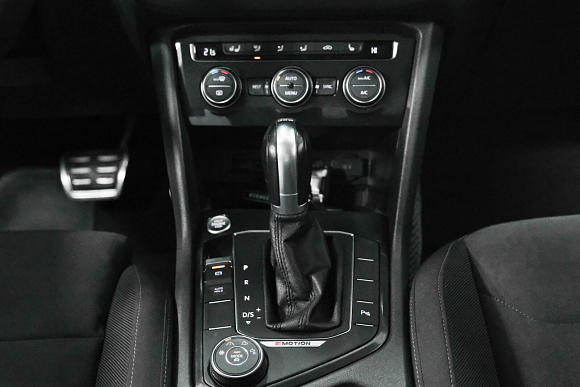 Volkswagen Tiguan Highline, 2018 года, пробег 251323 км