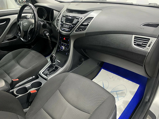 Hyundai Elantra, 2015 года, пробег 214634 км