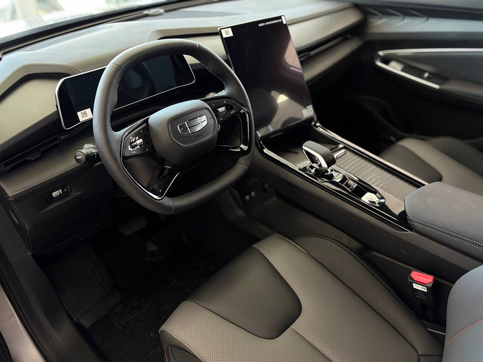 Geely Cityray Люкс, серебряный