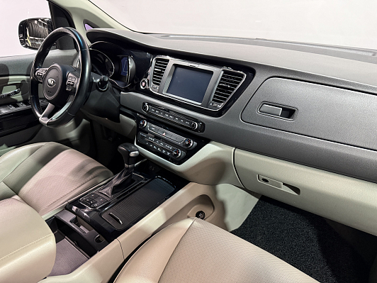 Kia Carnival, 2017 года, пробег 216971 км