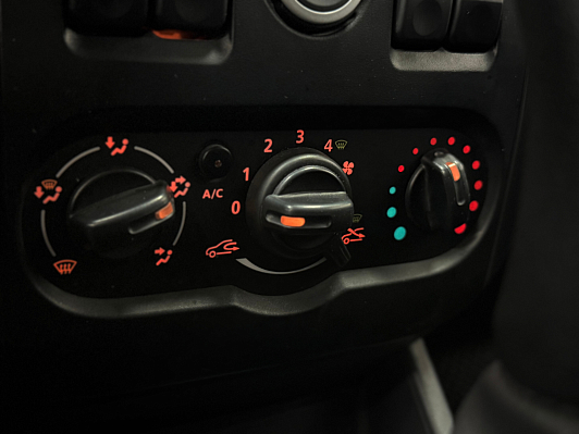 Lada (ВАЗ) Largus Luxe (7 мест), 2019 года, пробег 106000 км
