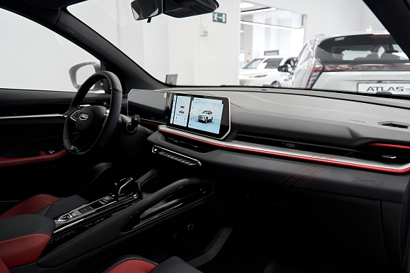 Geely Coolray Luxury, белый