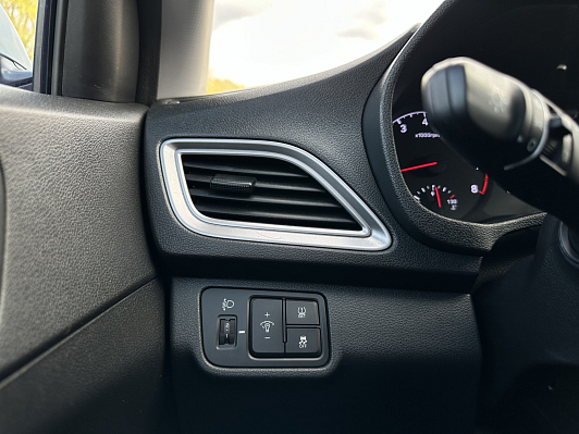 Hyundai Solaris Comfort + Winter + Safety, 2019 года, пробег 190100 км