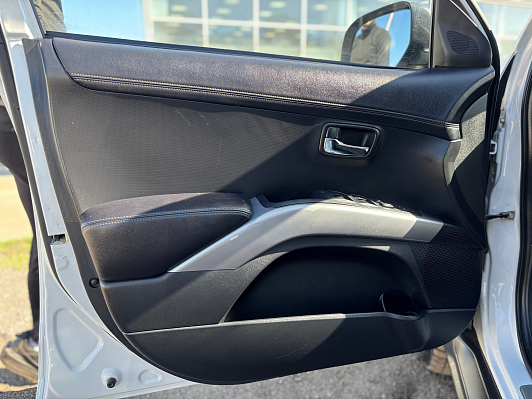 Mitsubishi Outlander Instyle, 2011 года, пробег 197181 км