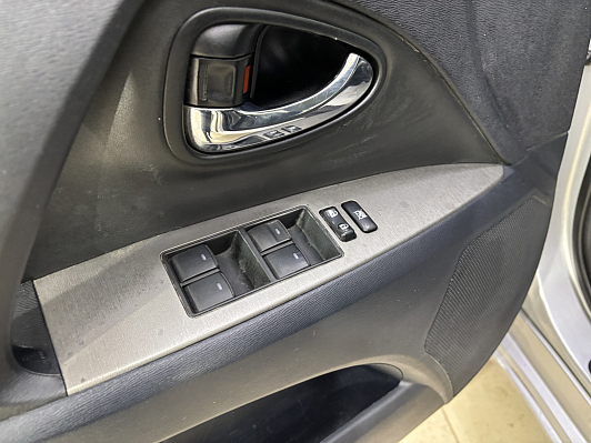 Toyota Avensis, 2011 года, пробег 338058 км