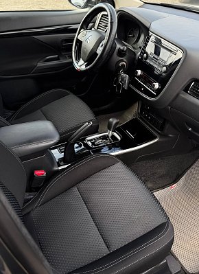 Mitsubishi Outlander Invite, 2021 года, пробег 59640 км