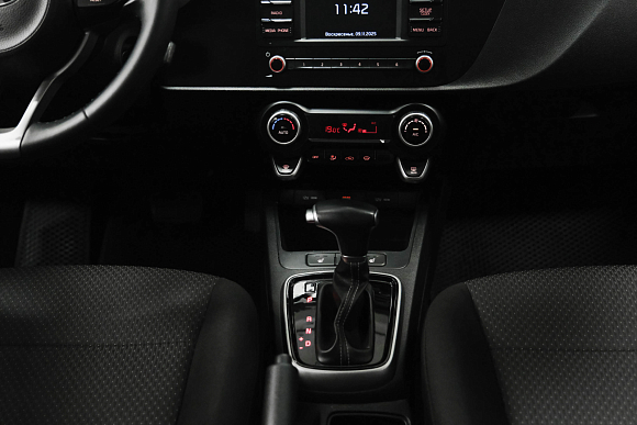 Kia Rio Luxe, 2021 года, пробег 74500 км