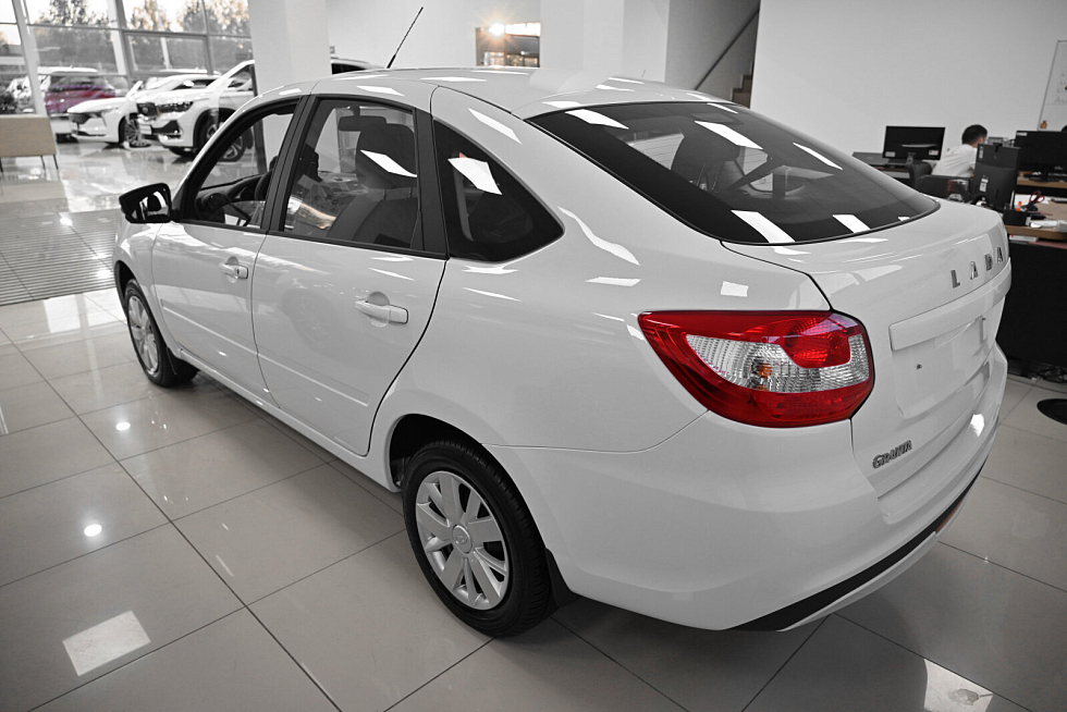 Lada (ВАЗ) Granta #CLUB'23, белый