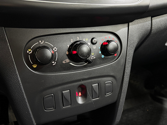 Renault Logan Confort, 2015 года, пробег 102420 км