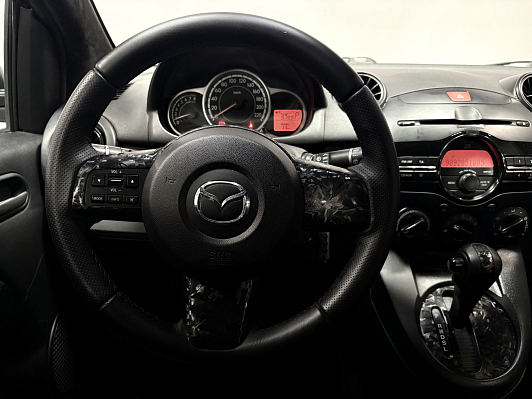 Mazda 2 Energy, 2011 года, пробег 180000 км