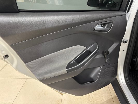 Ford Focus Titanium, 2012 года, пробег 176347 км