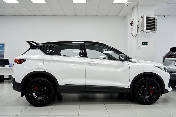 Geely Coolray Luxury, белый