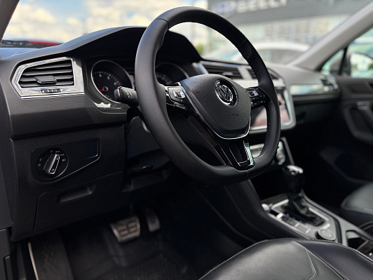 Volkswagen Tiguan CONNECT, 2019 года, пробег 176079 км