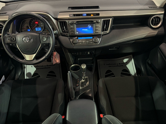 Toyota RAV4, 2015 года, пробег 136920 км