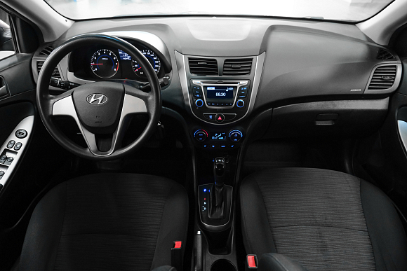 Hyundai Solaris Elegance, 2016 года, пробег 140000 км