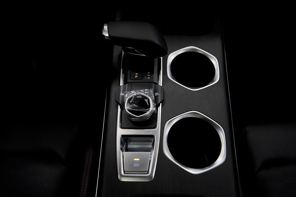 Changan UNI-S (CS55 Plus) Luxe, красный