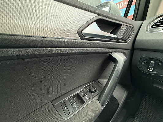 Volkswagen Tiguan Comfortline, 2019 года, пробег 117500 км