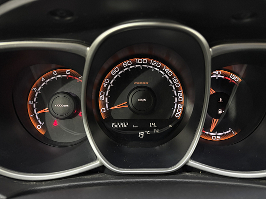 Lada (ВАЗ) Vesta Luxe Multimedia (2017-2019), 2018 года, пробег 152280 км