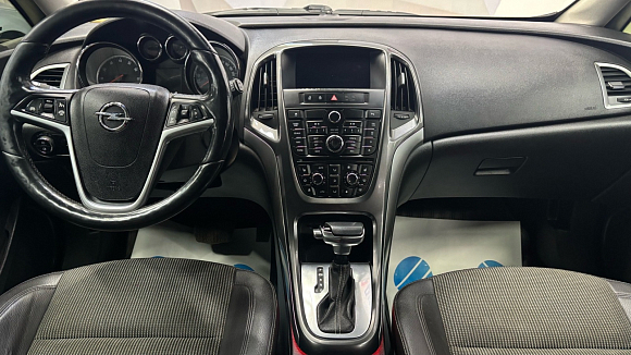 Opel Astra Cosmo, 2013 года, пробег 197000 км