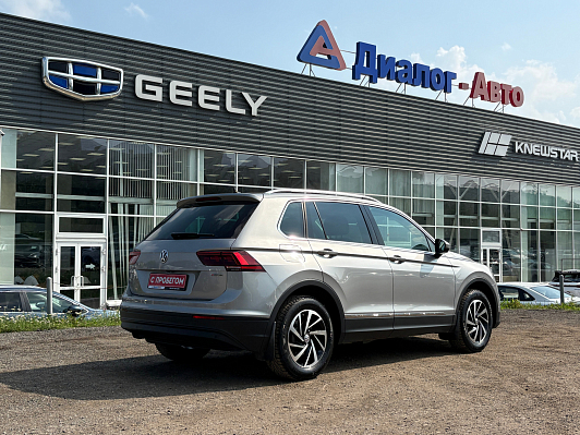 Volkswagen Tiguan CONNECT, 2018 года, пробег 130907 км