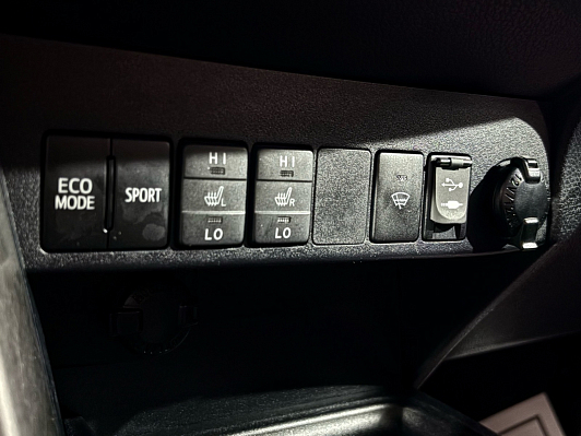 Toyota RAV4, 2014 года, пробег 137180 км